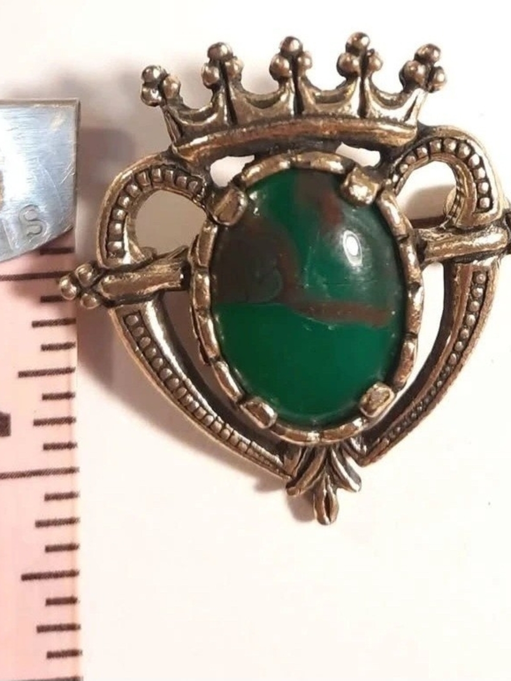 Vinatge,Green Stone Crown Shield Brooch - Women Jewelry